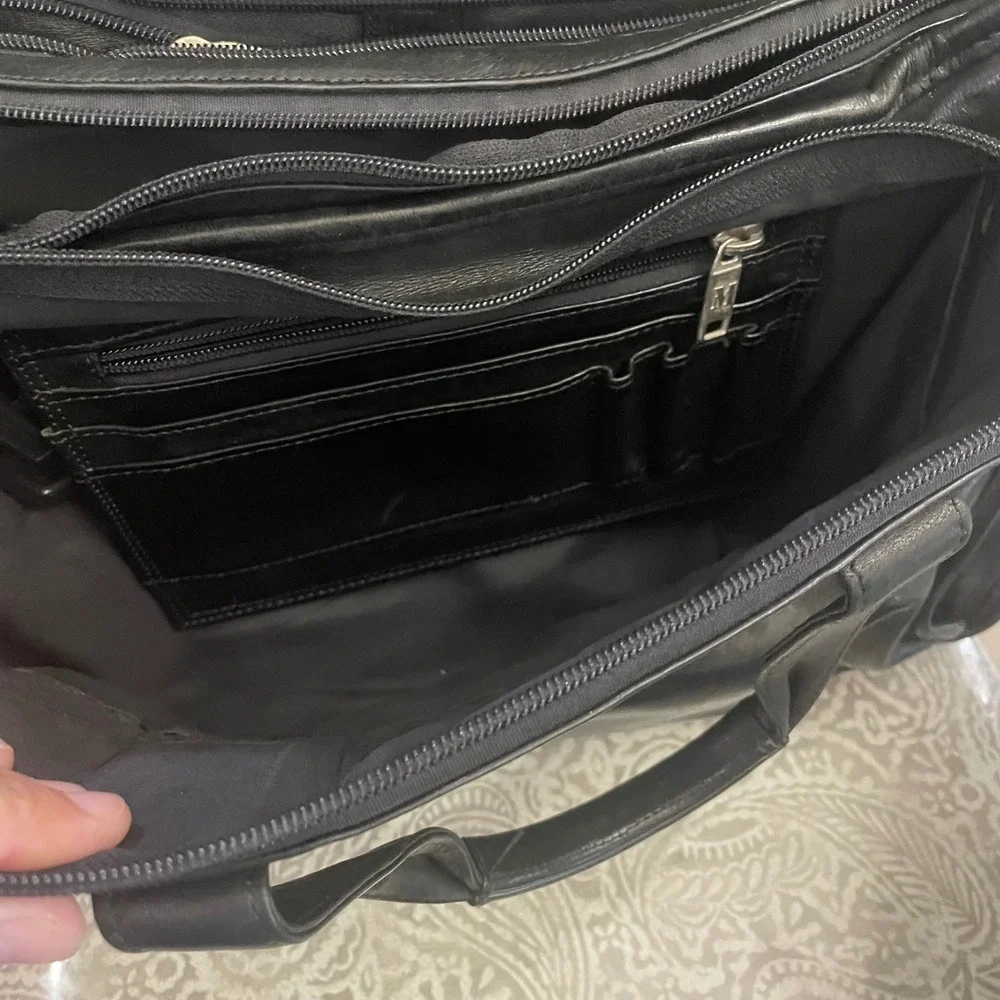 M Brand Black Genuine Leather Briefcase Expandable Laptop Bag Made in Argentina